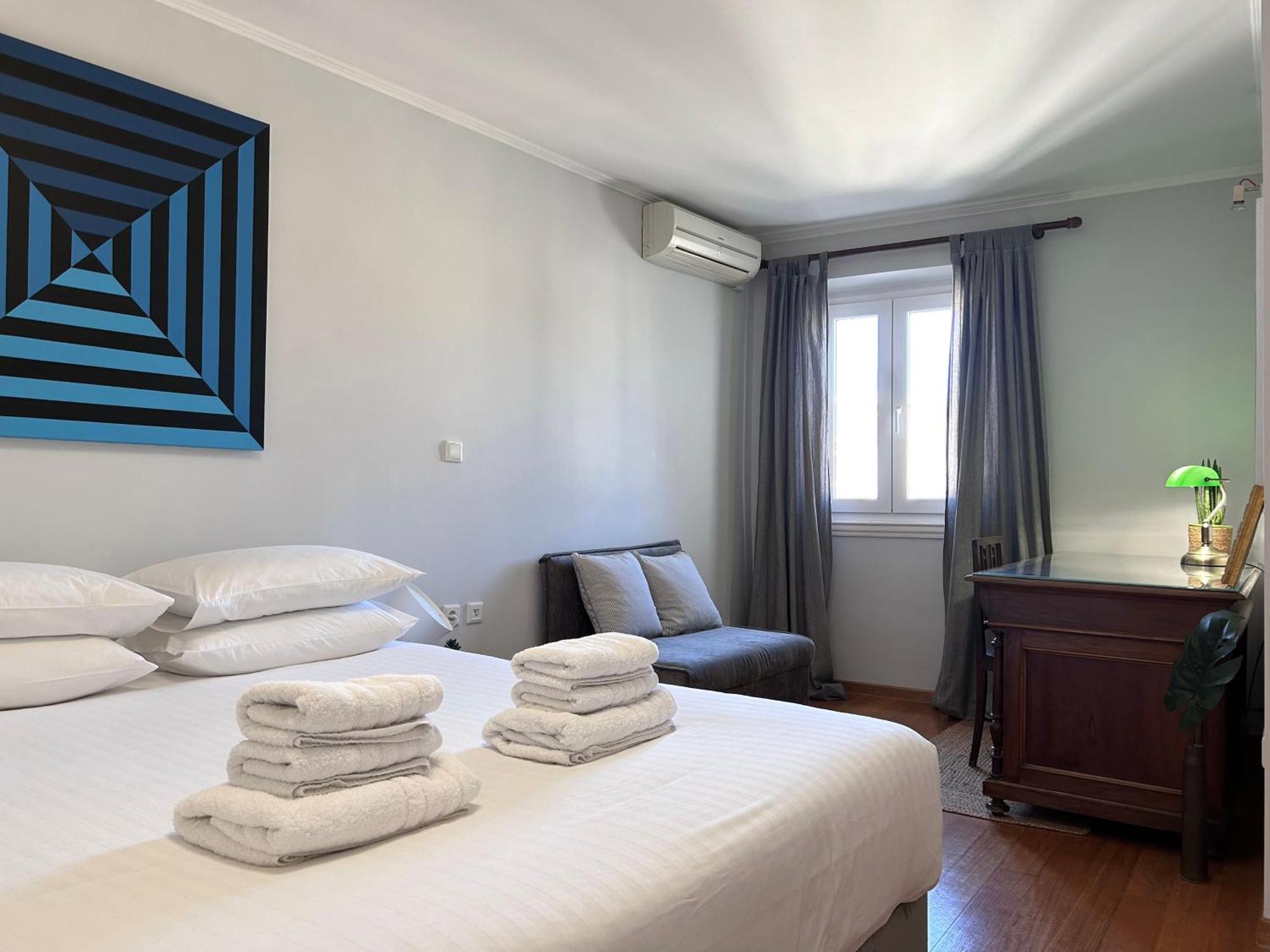 "San Giacomo Square Apt." In The Heart Of Old Town Corfu  Bagian luar foto