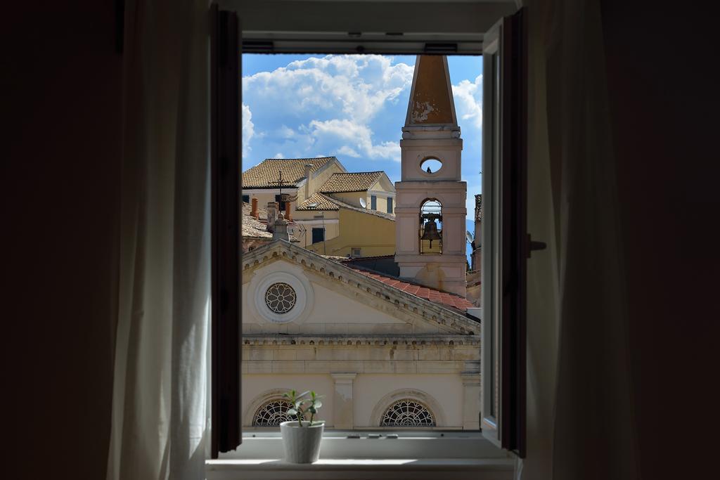 "San Giacomo Square Apt." In The Heart Of Old Town Corfu  Bagian luar foto